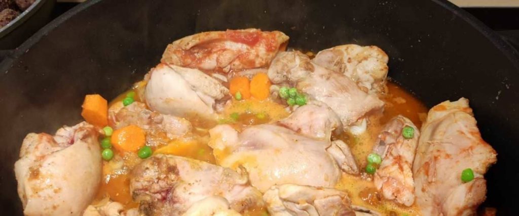 Fotografía del pollo de la receta. salsa de pollo con albondigas, carnicas grau, carne, embutido, villena, alicante, murcia, albacete, receta, ayrshire